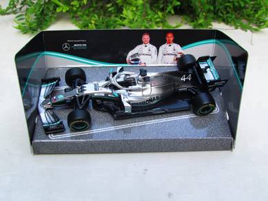 Bburago 1-43 Mercedes AMG 2019 F1 W10 (#44)(#77)