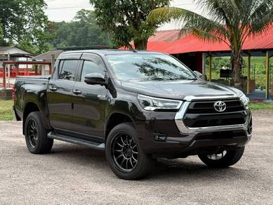 Toyota Hilux DOUBLE CAB 2.4V (AT) 4X4 in Johor Bahru, JHR