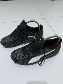 Kasut Bola Puma