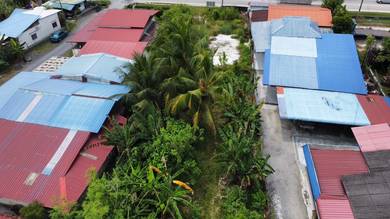 Others Land in Simpang Ampat, PNG