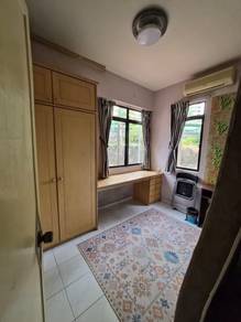Condominium For Rent in E-Park Condominium
