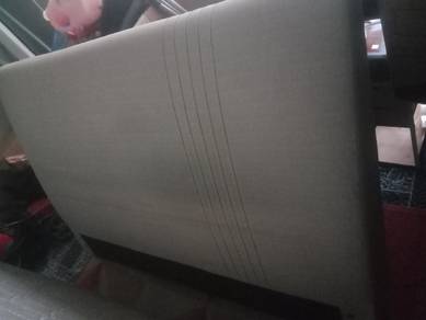 Queen size 1 katil sama 2 tilam