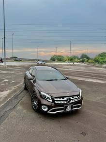 Mercedes Benz GLA180 GLA180 SE in Ampangan, NSN