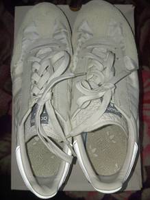 Kasut Adidas