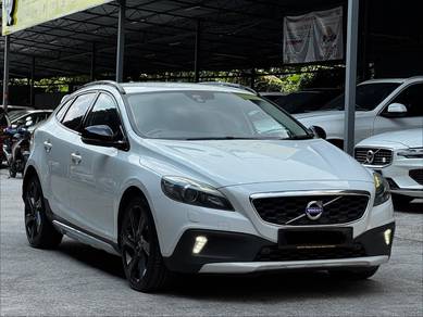 Volvo V40 CROSS COUNTRY T5 in Salak Selatan, KUL