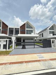 Semi-Detached House For Sale in Denai Alam,SGR