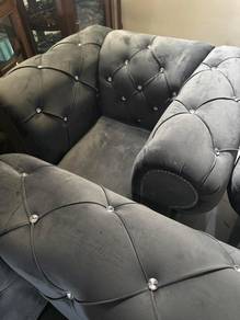 3 Sofa beserta meja kopi