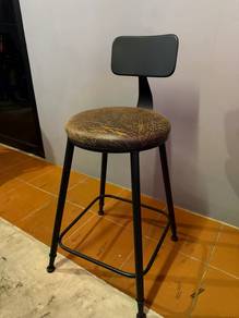 bar stool