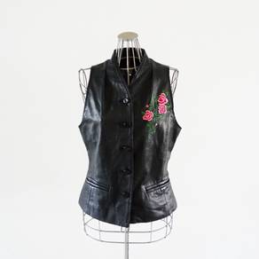 Black Calfskin With Embroidered Flower  Vest