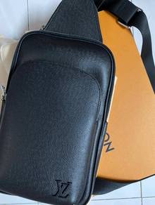 Louis Vuitton M30863 Avenue Slingbag NM