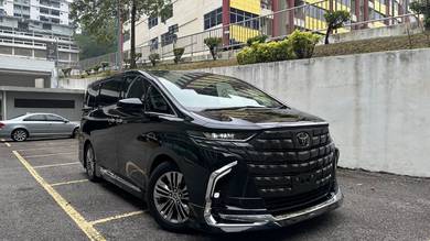 Toyota Alphard Z in Desa Petaling, KUL