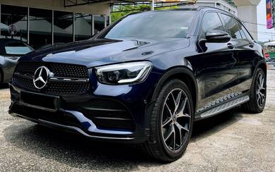 Mercedes Benz GLC300 300 4MATIC AMG LINE in Damansara, KUL