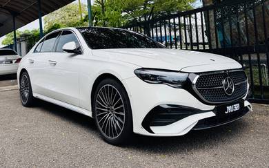 Mercedes Benz E350e AMG 350 E AMG LINE in Johor Bahru, JHR