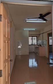 Apartment For Sale in Farlim Flat
