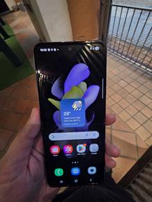 samsung flip4 bettery bloated 