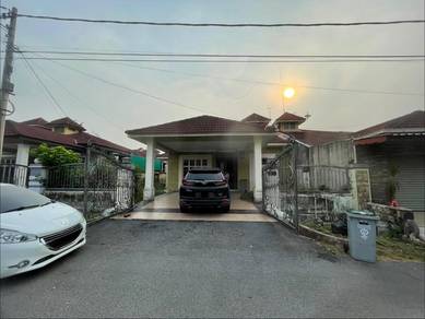 Semi-Detached House For Sale in Paya Rumput,MLK