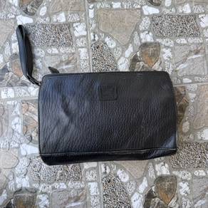 vintage Burberrys black leather clutch bag