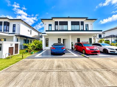 Semi-Detached House For Sale in Puncak Alam,SGR