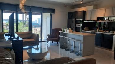 Condominium For Sale in Cascadium