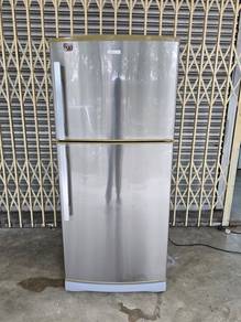 Electrolux Dual Door Peti ais Fridge 424Liter