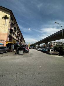 Room in Puchong, SGR