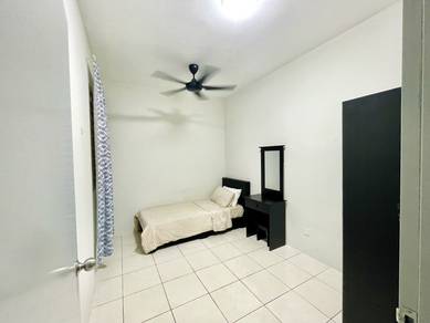 Room in OUG, KUL