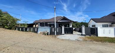 Bungalow House For Sale in Marang,TRG