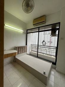 Condominium For Sale in E-Park Condominium