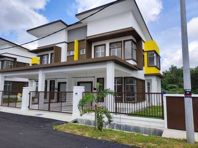 Semi-Detached House For Rent in Ayer Molek,MLK