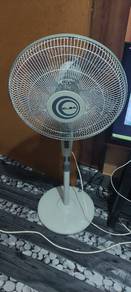 kipas angin jenama elba