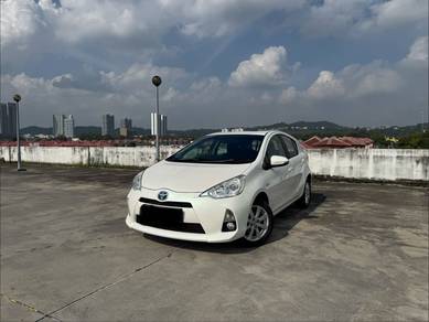 2013 Toyota Prius c (HYBRID)