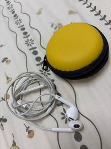 iPhone earphone