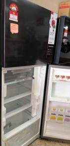 TOSHIBA GR-RT559WE RE-Inverter 490L Peti Sejuk