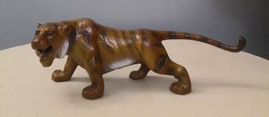 Metal tiger statue non magnetic