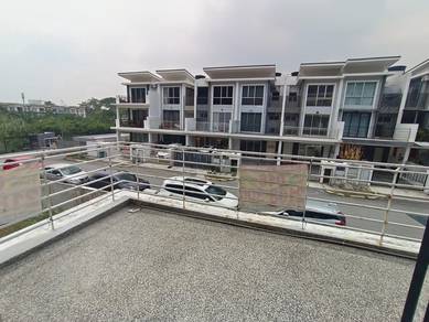 3-storey Terraced House For Sale in Seri Kembangan,SGR