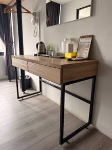 Minimalist Scandinavian Desk for Sale – Excellent 