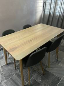 Table IKEA Lisabo include all chair