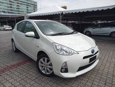 2012 Toyota Prius c (HYBRID)