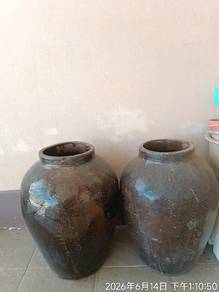 Antique pot martaban/ tempayan