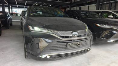 Toyota Harrier Z in Ampang Hilir, KUL