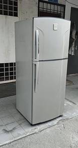 Auto ice maker 2door fridge refrigerator Toshiba