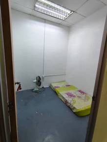 Room in Ulu Tiram, JHR