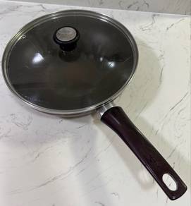wok and pot