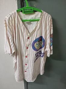 137.vintage tazmania shirt 90s