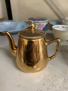 Vintage Gold Teapot with Lid