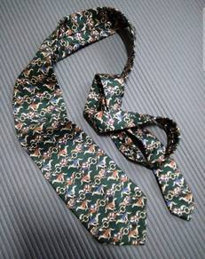 Racing Hound Tie 100% Silk