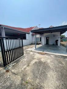 Semi-Detached House For Sale in Tanjong Karang,SGR