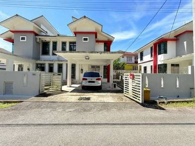 Semi-Detached House For Sale in Marang,TRG