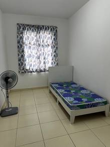 Room in Senai, JHR