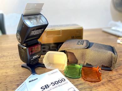 Nikon SB-5000 Speedlight + Box